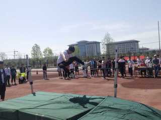 用青春铸造辉煌，用运动彰显不凡——我院在学校第四十五届春季运动会中再创佳绩