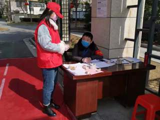 外国语学院 共抗疫情，爱国力行：服务家乡 抗“疫”有我——外院学子志愿者采访实录