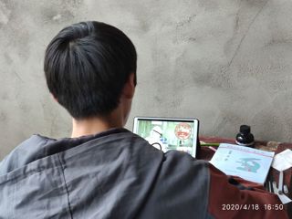 马克思主义学院2017级思想政治教育班开展“绽放战役青春，坚定制度自信”主题宣传教育实践活动