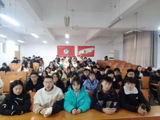 大学生演讲与辩论协会与E次元多媒体联盟联合举办的“国家公祭日观影活动”