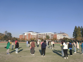 文学院2020级汉语言文学（师范）卓越班团支部举办趣味运动会