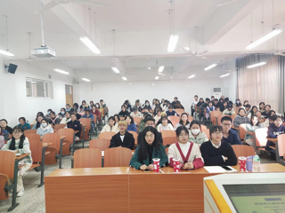 马克思主义学院成功举办“英语四六级经验交流活动”