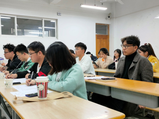 历史文化旅游学院积极参与第一届“秋论杯”辩论赛复赛