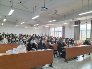 马克思主义学院组织观看国家安全教育视频