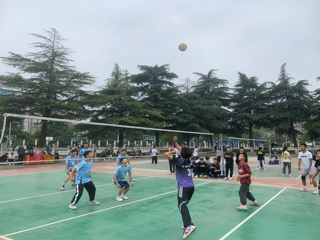 体育学院成功开展“体院杯”排球联赛