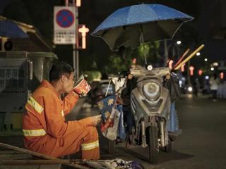 马克思主义学院组织开展“礼赞劳动，以劳育美”劳动主题摄影大赛
