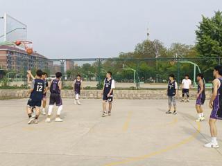 数学与统计学院篮球队在校篮球赛中再创佳绩