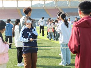 ”趣“享运动，”味“你呐喊——文学院举办第一届“萌新趣味运动会”